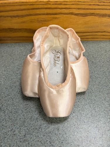 Pointe shoes for crafts and - for,