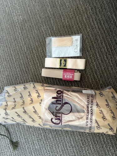 Ballet pointe shoes - ballet,